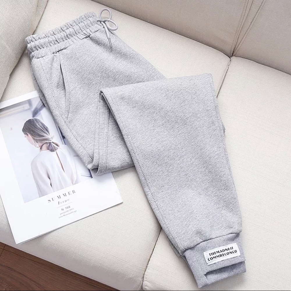 grey sweatpants